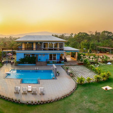 Stayvista'S Hillside Meadows - Mountainside Retreat With Farm View, Pool & Deck, Lawn & Gazebo Chinchavli Exteriér fotografie