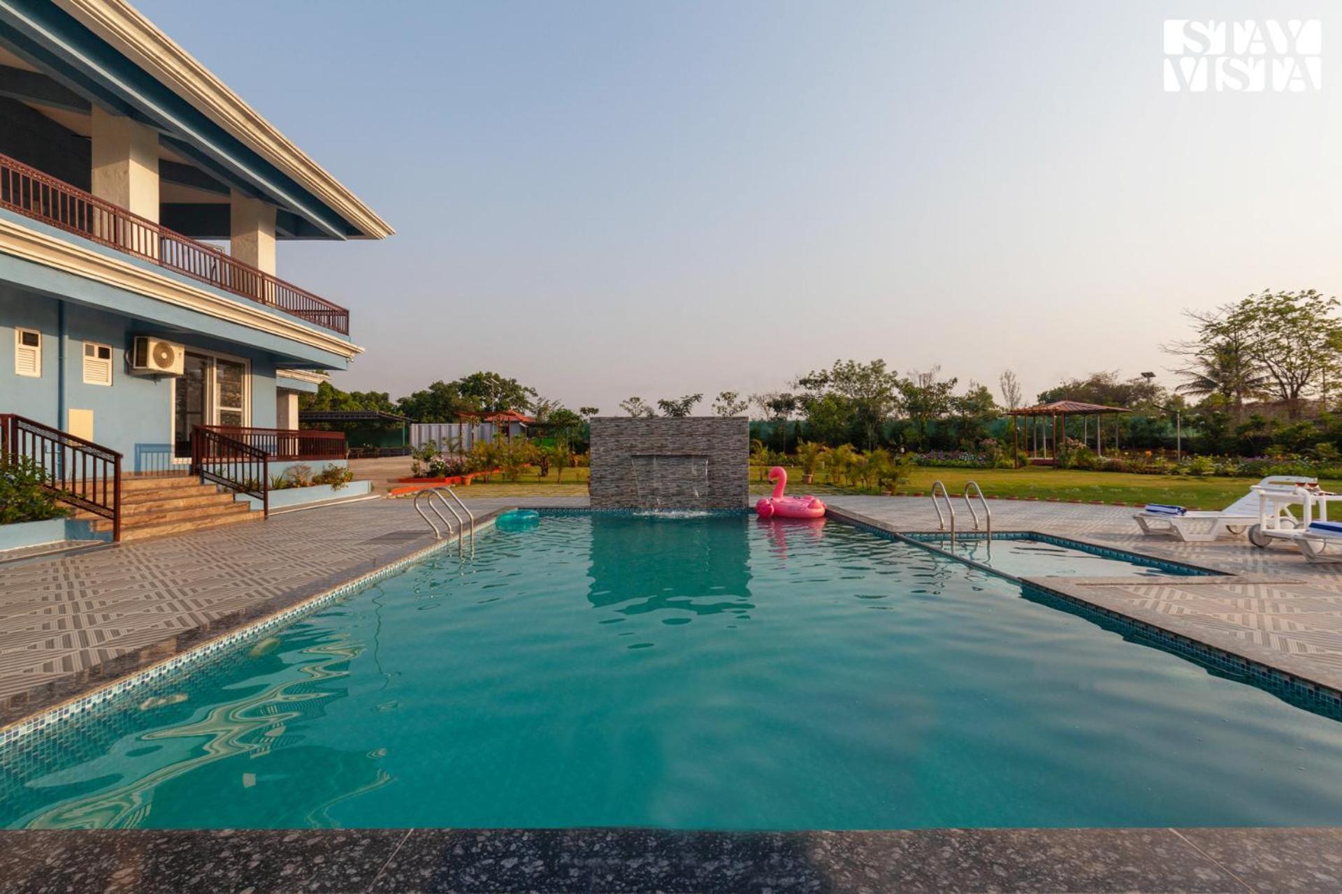 Stayvista'S Hillside Meadows - Mountainside Retreat With Farm View, Pool & Deck, Lawn & Gazebo Chinchavli Exteriér fotografie